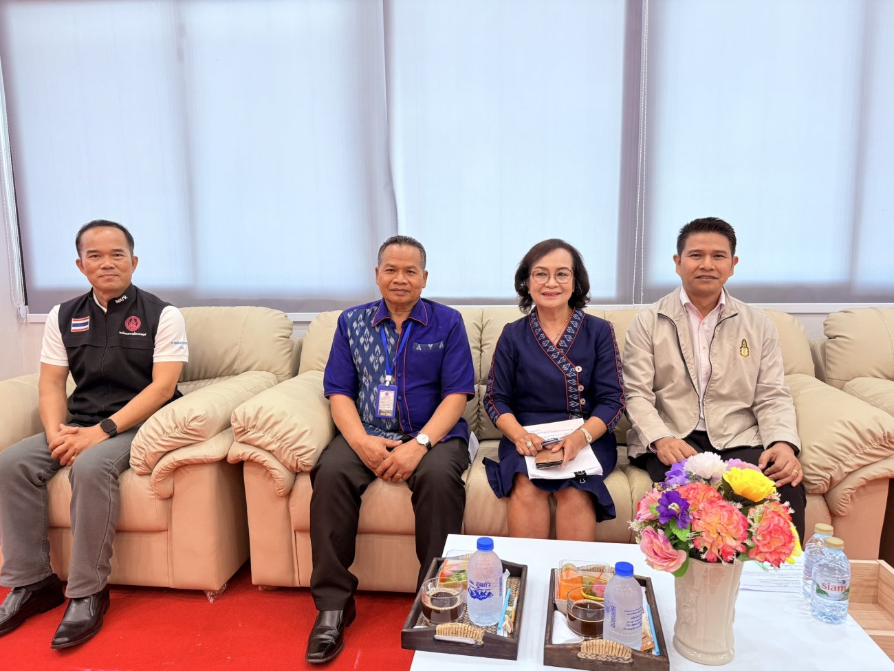 วันอังคารที่ 5 พฤษภาคม 2569 นางรัตนาภรณ์ คงพราหมณ์ นายกเทศมนตรีตำบลตรีตำบลเรณูนคร ว่าที่ร้อยเอก ธนาวุฒิ ศรีอินทร์ รองปลัด รก. แทน ปลัดเทศบาล นายระพีพัฒน์ มหาโคตร พนักงานผู้สูงอายุทรงคุณวุฒิฯ ร่วมเปิดโครงการพัฒนาศักยภาพ และส่งเสริมการเรียนรู้ผู้สูงอายุในชุมชน ประจำปีงบประมาณ 2569 ครั้งที่ 2 ณ ห้องประชุมรัตนโกมลมงคลเขต ชั้น 3 เทศบาลตำบลเรณูนคร อำเภอเรณูนคร จังหวัดนครพนม