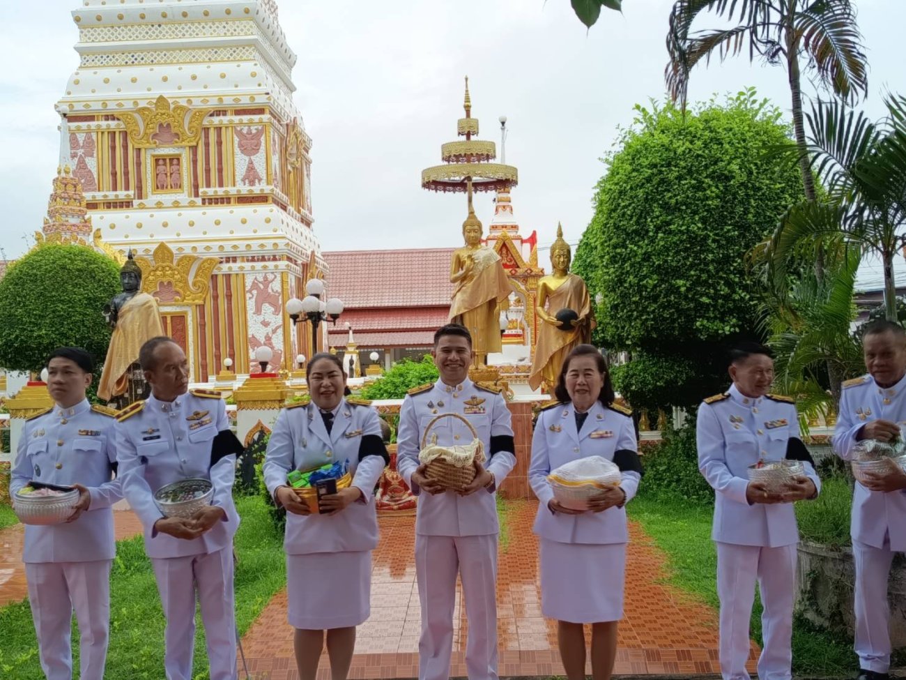 วันพุธที่ 17 มิถุนายน 2569 นางรัตนาภรณ์ คงพราหมณ์ นายกเทศมนตรีตำบลเรณูนคร คณะผู้บริหาร สมาชิกสภาเทศบาล ว่าที่ร้อยเอกธนาวุฒิ ศรีอินทร์ รองปลัด รก.แทน ปลัดเทศบาล พนักงานและลูกจ้างเทศบาลตำบลเรณูนคร ร่วมกิจกรรมงานพิธีบำเพ็ญกุศล ในวาระครบ 7 วัน (สัตตมวาร) แห่งการสิ้นพระชนม์ ถวายเป็นพระกุศลแด่สมเด็จพระเจ้าลูกเธอ เจ้าฟ้าพัชรกิติยาภา นเรนทิราเทพยวดี กรมหลวงราชสาริณีสิริพัชร มหาวัชรราชธิดา ณ วัดธาตุเรณู อำเภอเรณูนคร จังหวัดนครพนม
