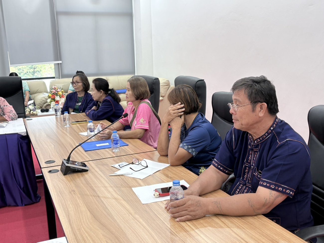 วันพฤหัสบดีที่ 29 ตุลาคม 2569  นางรัตนาภรณ์ คงพราหมณ์ นายกเทศมนตรีตำบลเรณูนคร คณะผู้บริหาร ว่าที่ร้อยเอก ธนาวุฒิ ศรีอินทร์ รองปลัดเทศบาล รักษาราชการแทน ปลัดเทศบาล นายระพีพัฒน์ มหาโคตร ผู้ทรงคุณวุฒิฯ พร้อมด้วยเจ้าหน้าที่ ประชุมคณะกรรมการชุมชน ทั้ง 9 ชุมชน ณ ห้องประชุมรัตนโกมลมงคลเขตชั้น 3  เทศบาลตำบลเรณูนคร อำเภอเรณูนคร จังหวัดนครพนม